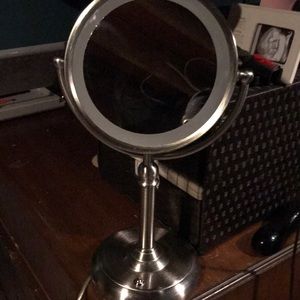 Make up mirror with light and magnification